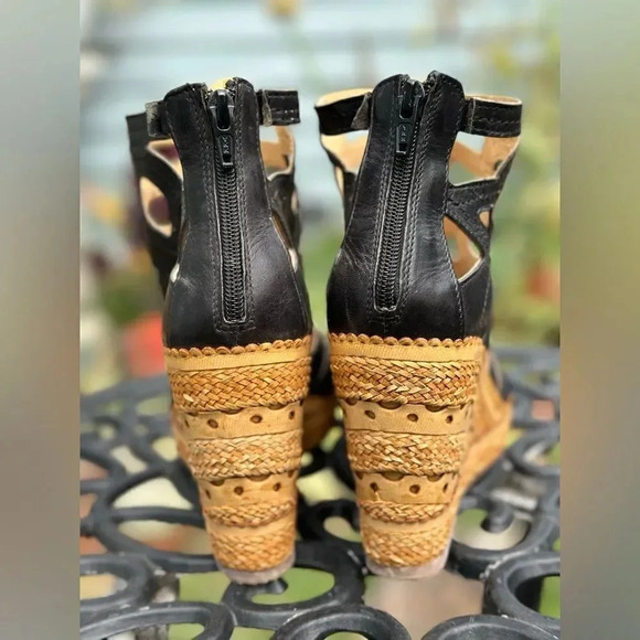 Francesco Morichetti — Black Leather Cut-out Wedge​ - Picture 3 of 5